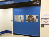Usine pharmaceutique - Portes à relevage rapide pour salle propre