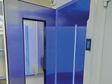 Porte à étanchéité renforcée pour salle blanche